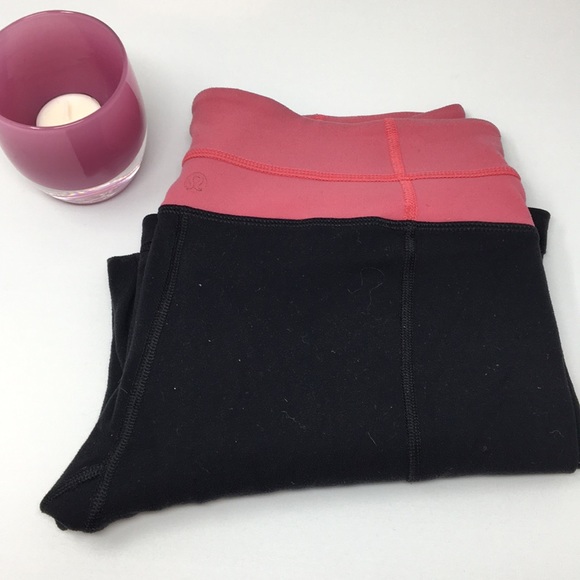 lululemon athletica Pants - Lululemon Groove Capri. Black/pink. Size 8